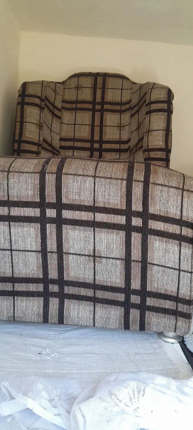 یک دست مبل راحتی هفت نفره موجود می باشد|مبلمان خانگی و میز عسلی|تنکابن, |دیوار