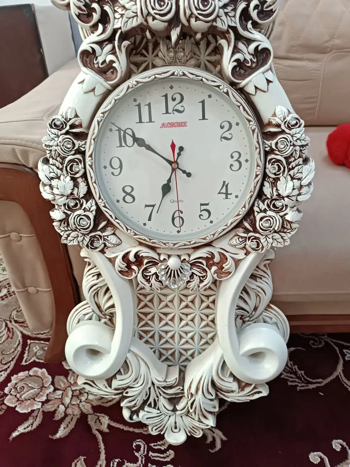 ساعت و میز تلویزیون و جا سیب زمینی پیاز|تخت و سرویس خواب|بروجرد, |دیوار