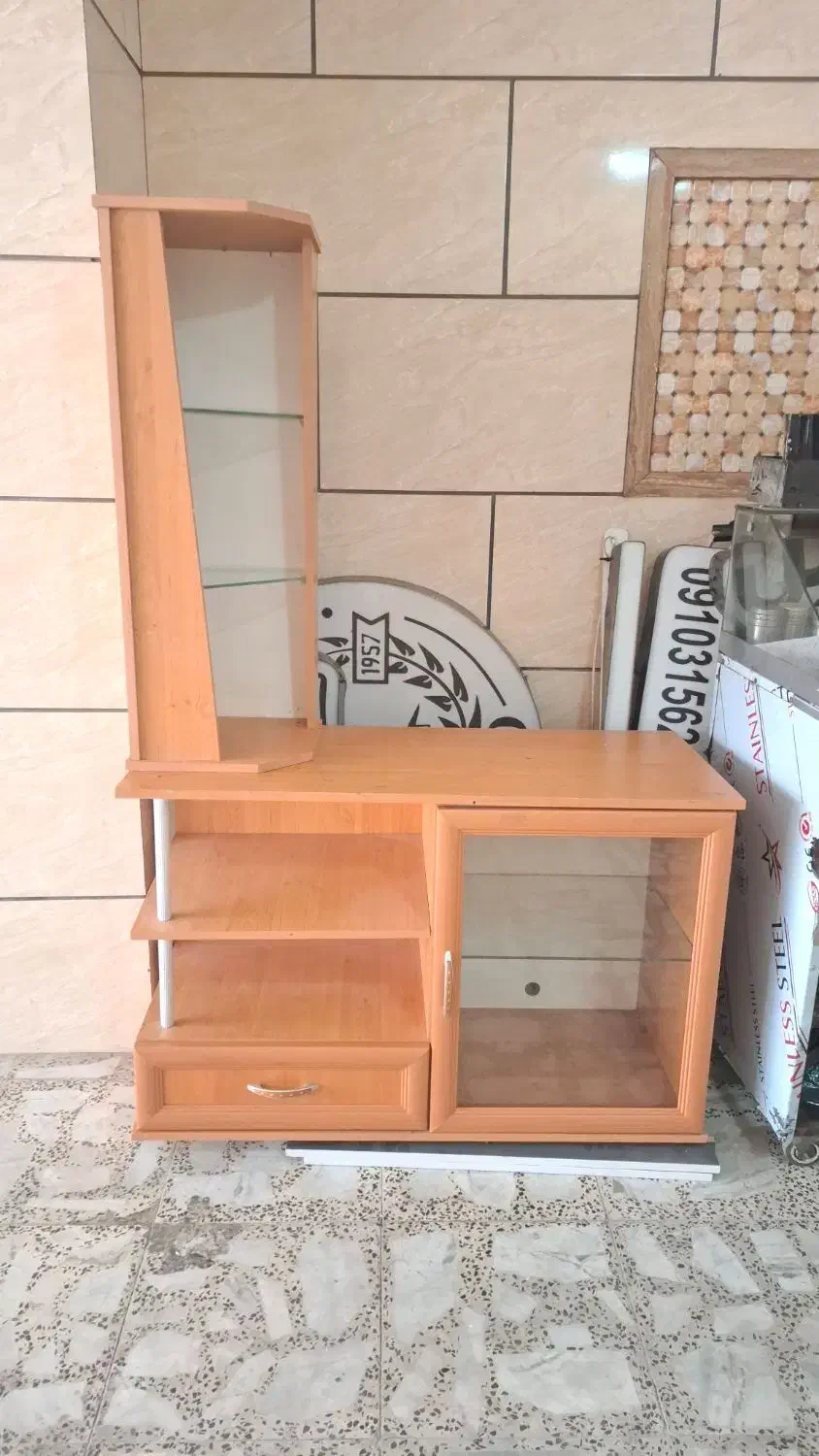 میزجلومبلی وتلویزیون|اسباب و اثاث بچه|رشت, معلم|دیوار