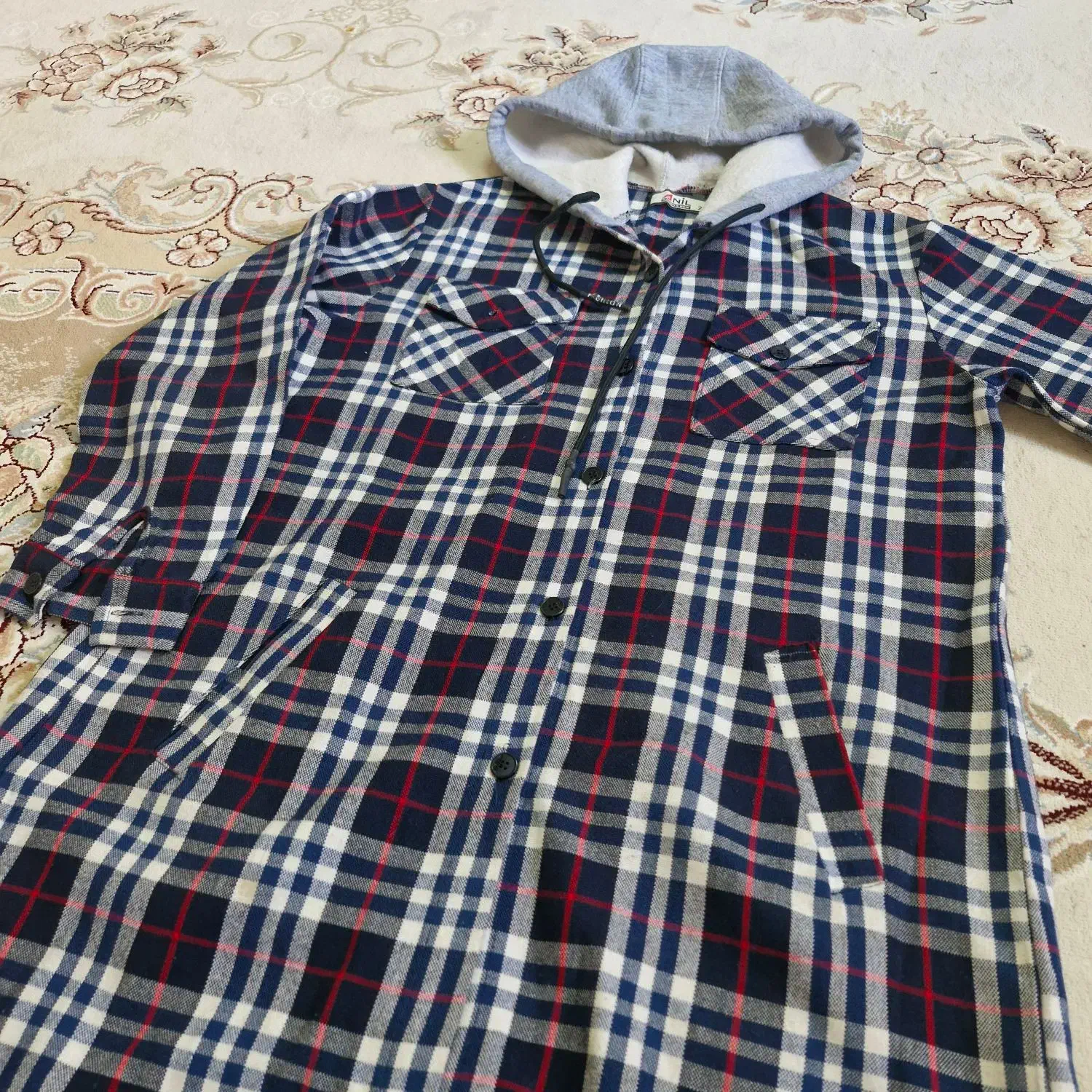 لباس در حد نو|لباس|قم, سرحوض|دیوار