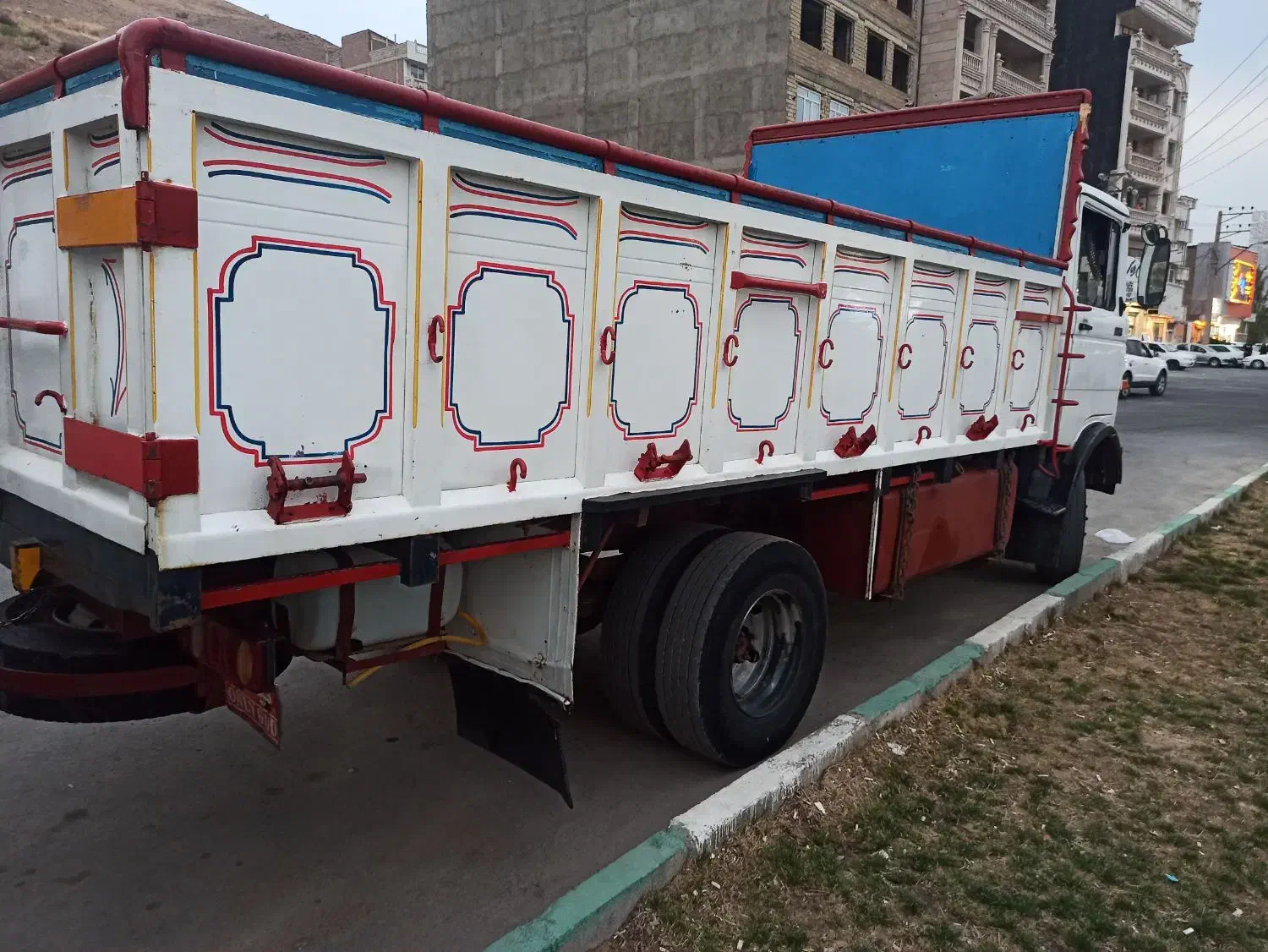 خاور۸۱۳ مدل ۵۸|خودرو سنگین|قم, آزادگان|دیوار