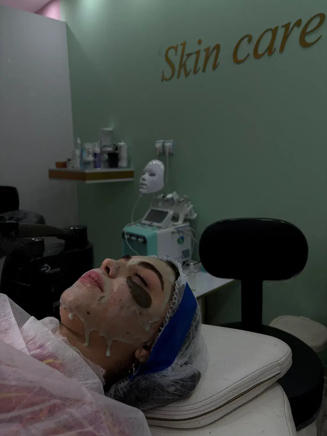 اصلاح صورت (درما و فیشال)|خدمات آرایشگری و زیبایی|بیرجند, |دیوار