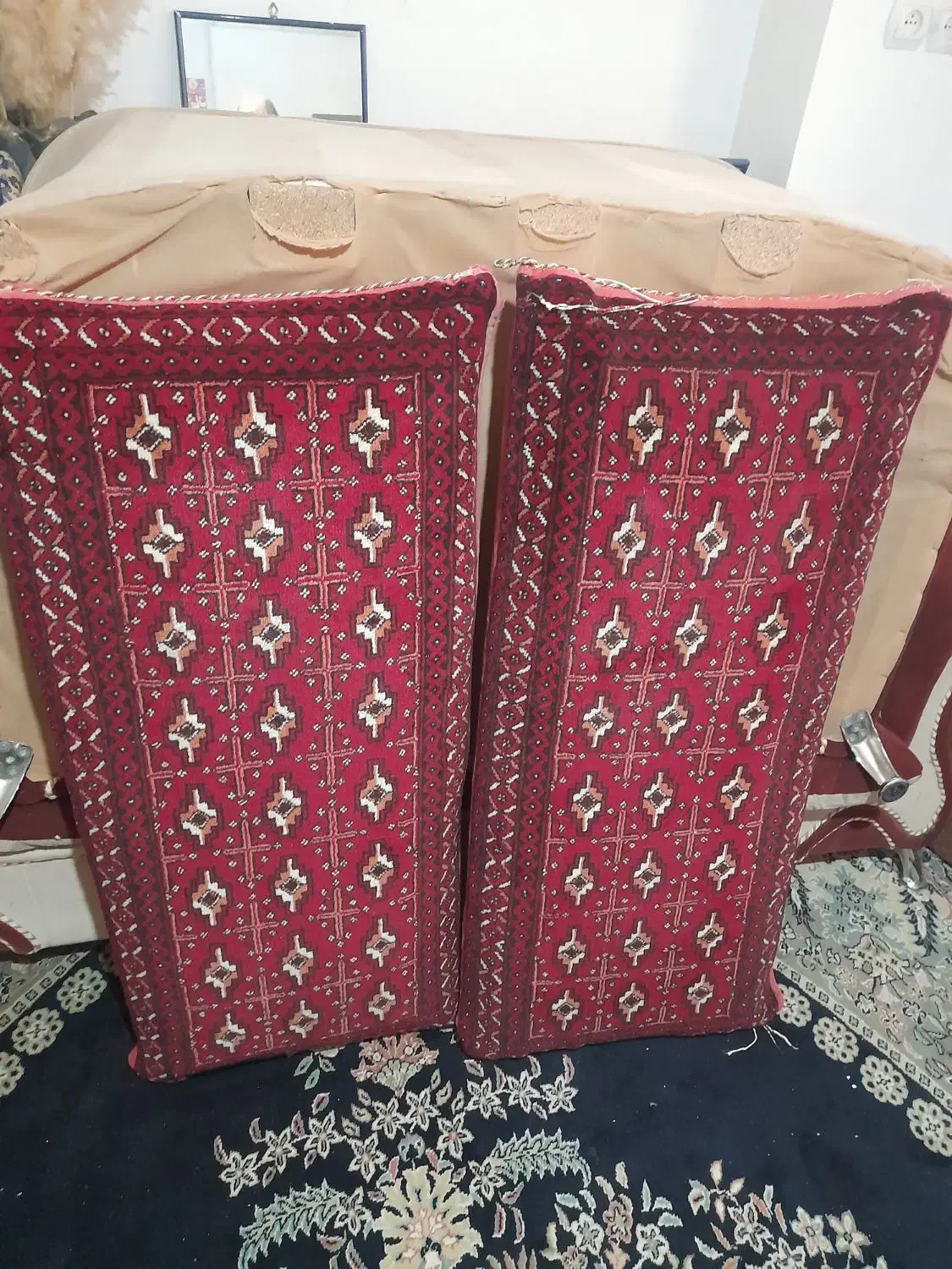 پشتی و مبل|مبلمان خانگی و میز عسلی|تربتحیدریه, قائم|دیوار