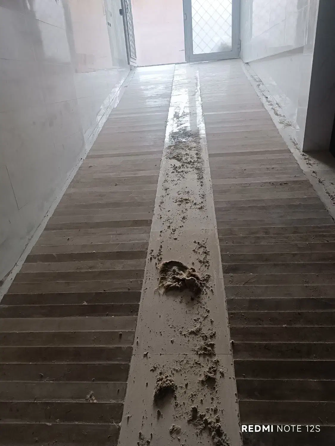 اجرای تمام کارهای سرامیک و سنگ نما و کف بدنه|خدمات پیشه و مهارت|نورآباد, |دیوار