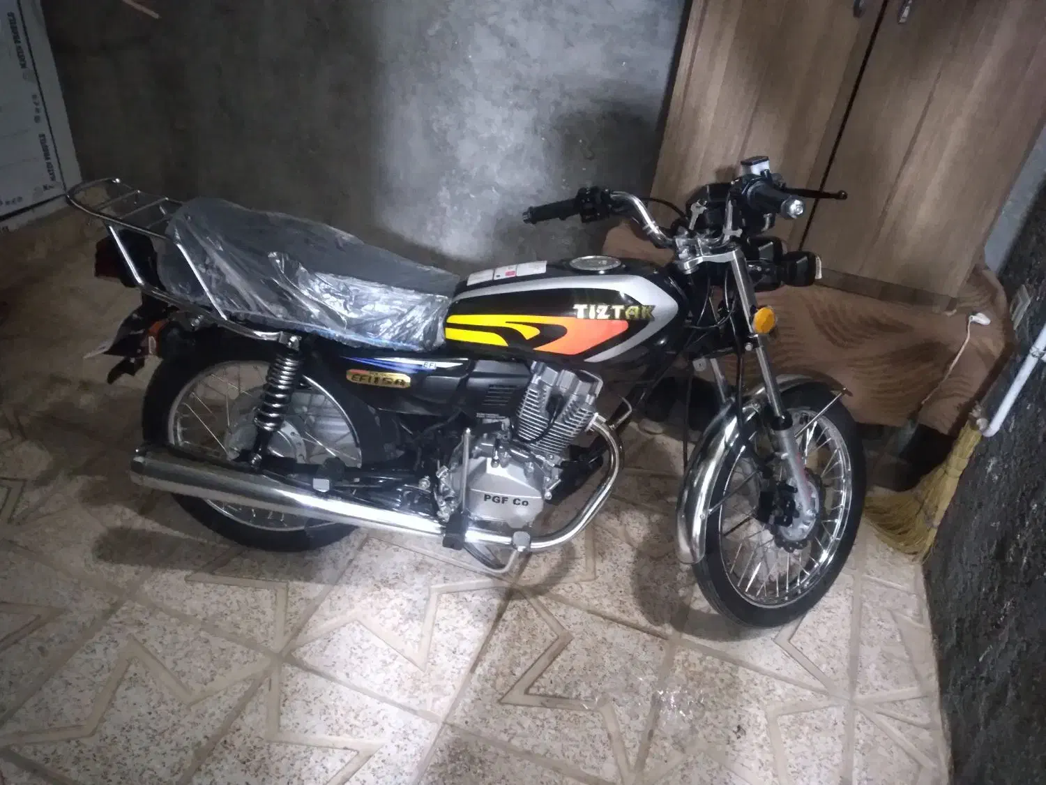 فروش موتور مدل ۴۰۴ کارکرد ۳۲۰۰ پیشرو مدارک تکمیل|موتورسیکلت|تاکستان, |دیوار