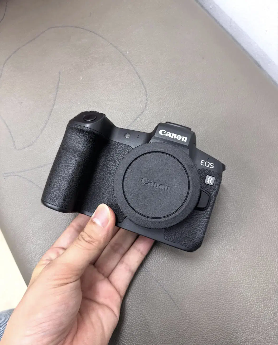 canon R|دوربین عکاسی و فیلمبرداری|نوشین شهر, |دیوار