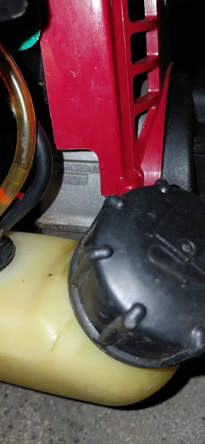 حاشیه زن هوندا|ابزارآلات|اهر, |دیوار