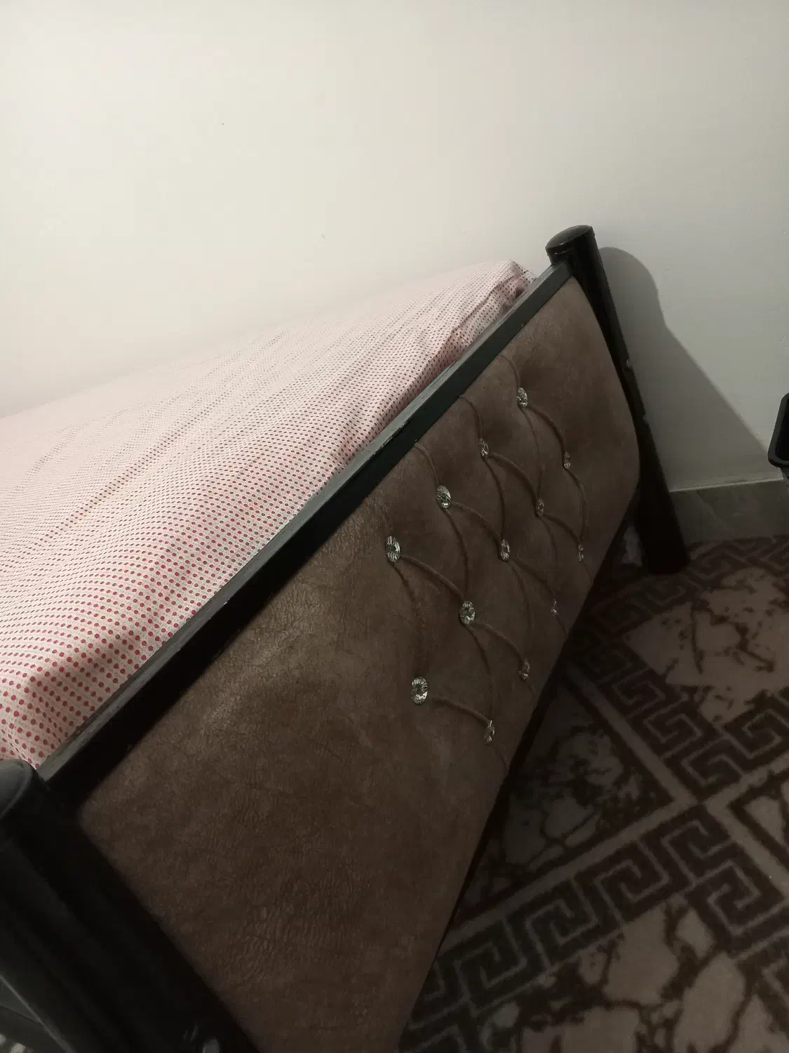 تخت یک نفره|تخت و سرویس خواب|ماسال, |دیوار