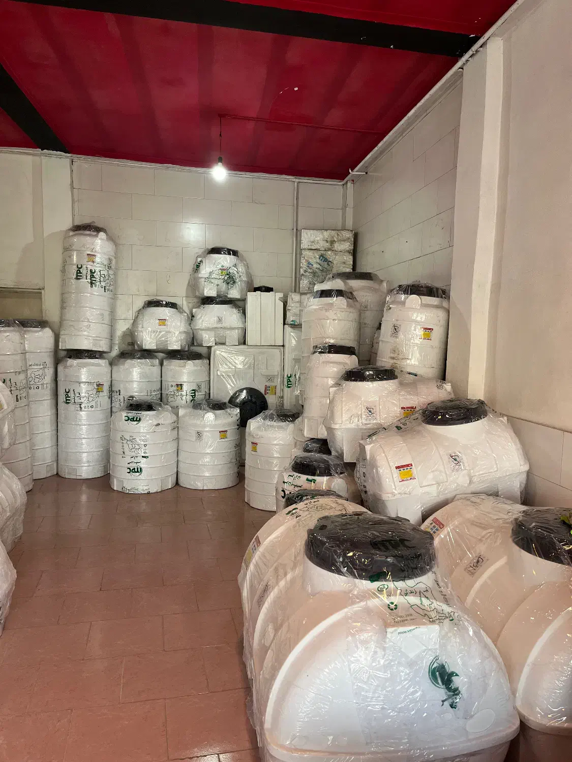 مخزن سه لایه هزار لیتری،منبع آب،تانکر|مصالح و تجهیزات ساختمان|رشت, حومه رشت|دیوار