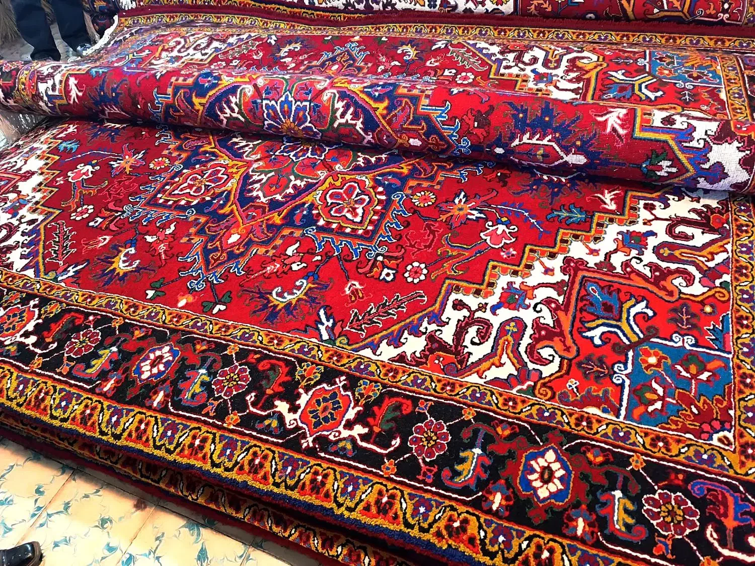 فرش جفت نه متری دستبافت هریس|فرش|هریس, |دیوار