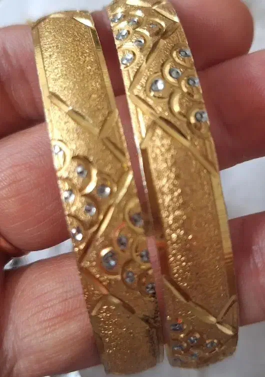 یک جفت النگو|بدلیجات|قم, نخودی|دیوار