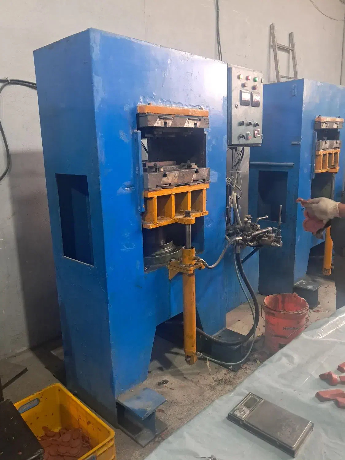 پرس پخت لاستیک|ماشین‌آلات صنعتی|پردیس, سیاه سنگ|دیوار