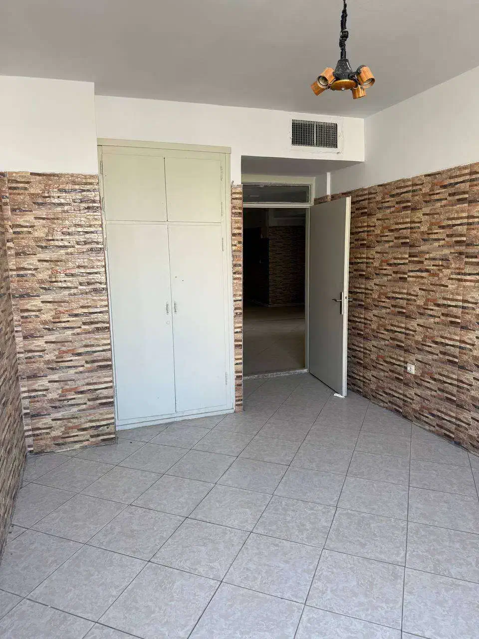 فروش آپارتمان موقعیت اداری در لوکیشن بینظیر|فروش دفتر کار، اتاق اداری، مطب|کرج, مهرویلا جنوبی|دیوار