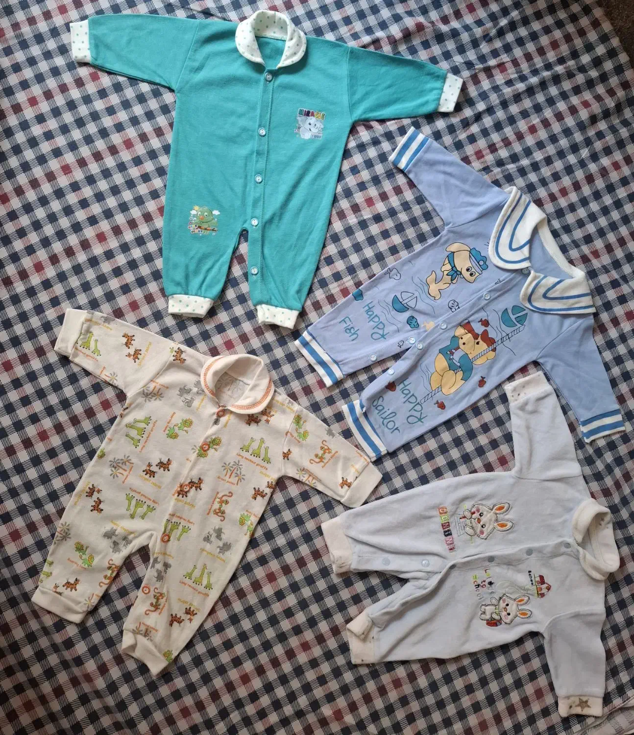 بچه|کفش و لباس بچه|قم, دروازه ری|دیوار