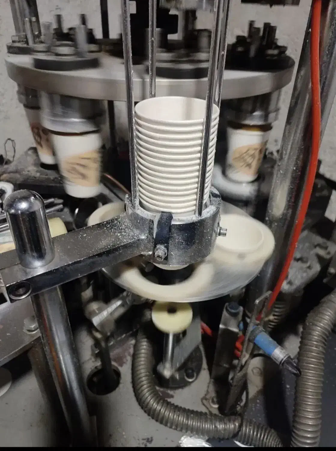 محصولات یکبارمصرف کاغذی|ظروف نگهدارنده، پلاستیکی، یک‌بارمصرف|اندیمشک, |دیوار