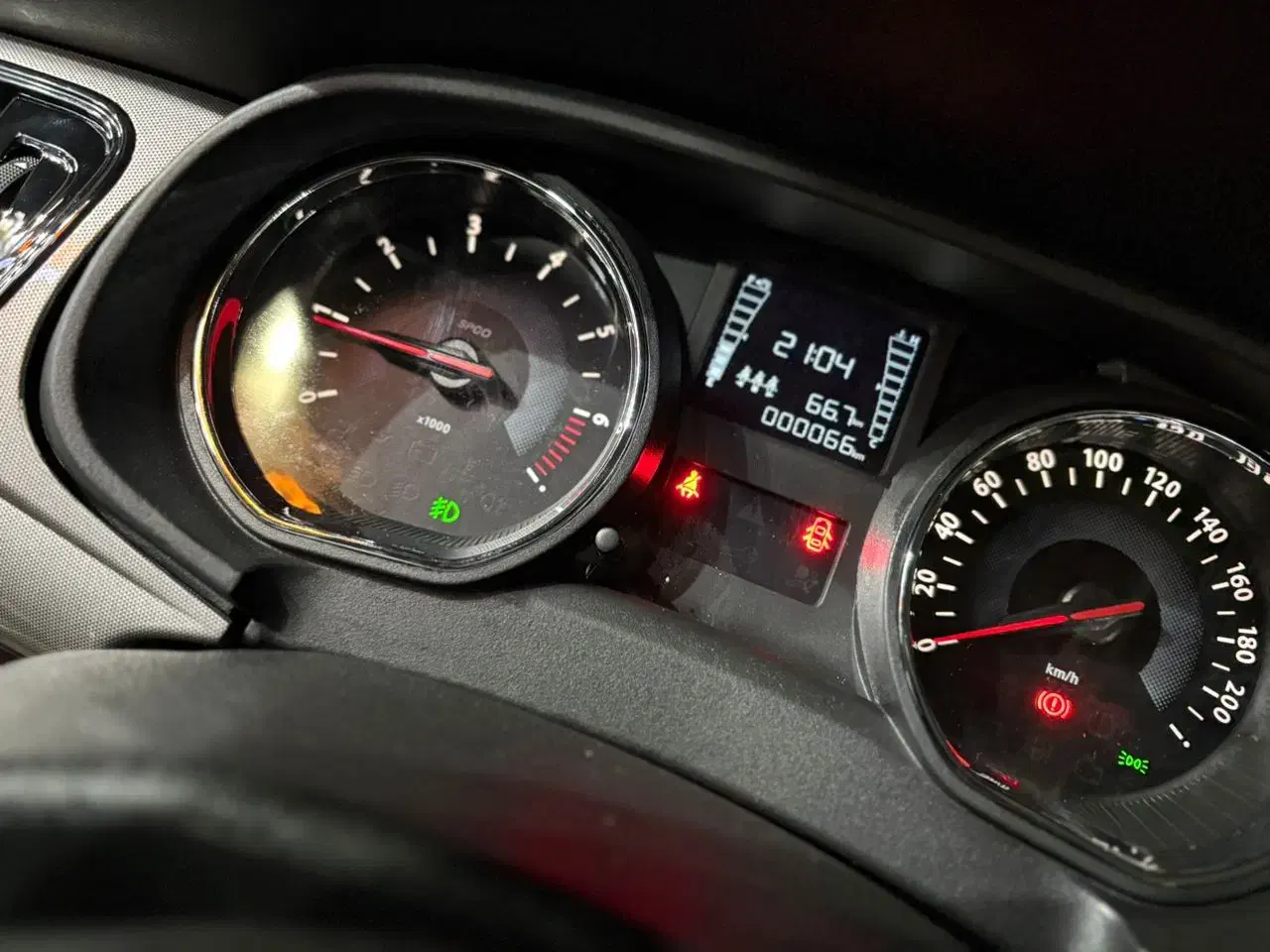 تارا v1 پلاس تیتانیوم مدل ۴۰۴ تحویل برج ۸|خودرو سواری و وانت|اسلامشهر, زرافشان|دیوار