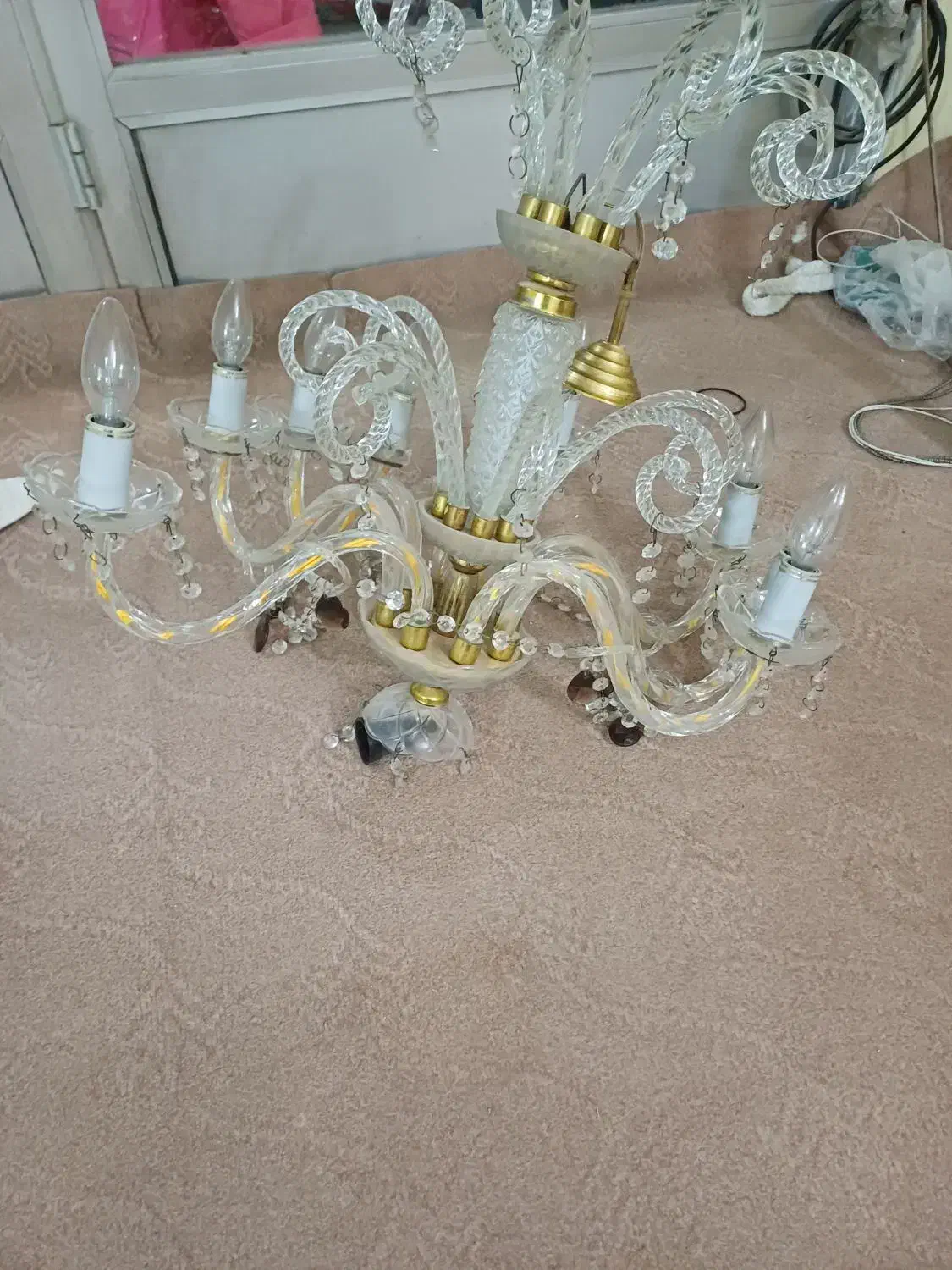 لوستر|لوستر و چراغ آویز|اصفهان, لاله|دیوار