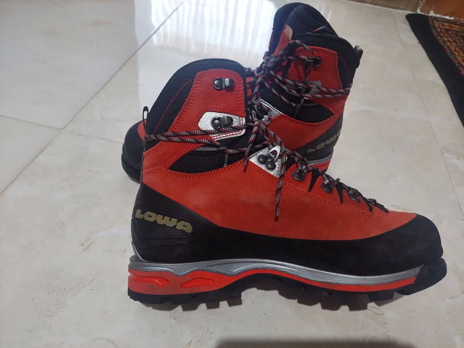 پوتین کوهنوردی سنگین لووا ایتالیا سایز ۴۳/۵|کوهنوردی و کمپینگ|اردبیل, |دیوار