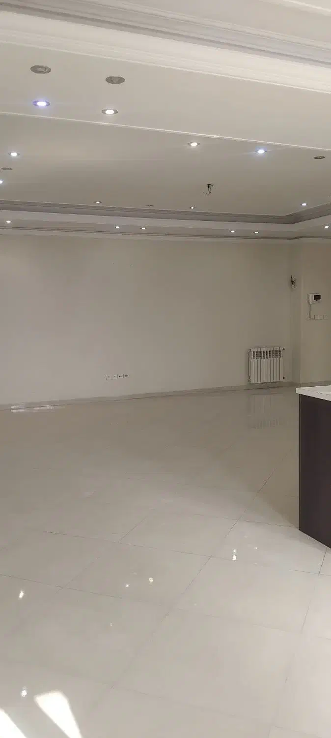 ۱۲۰ متر ، دو خوابه ، فول امکانات ، عادل و زرین