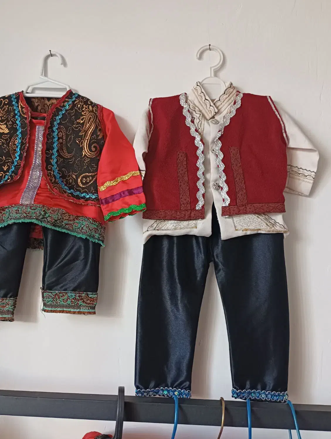 لباس محلی|لباس|نیشابور, کشتارگاه|دیوار