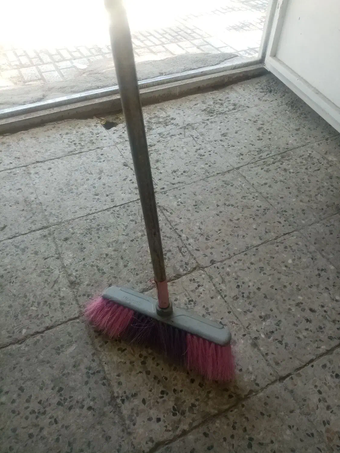 تمیز کاری ساختمان و شستشوی حیاط|خدمات نظافت|بیرجند, |دیوار