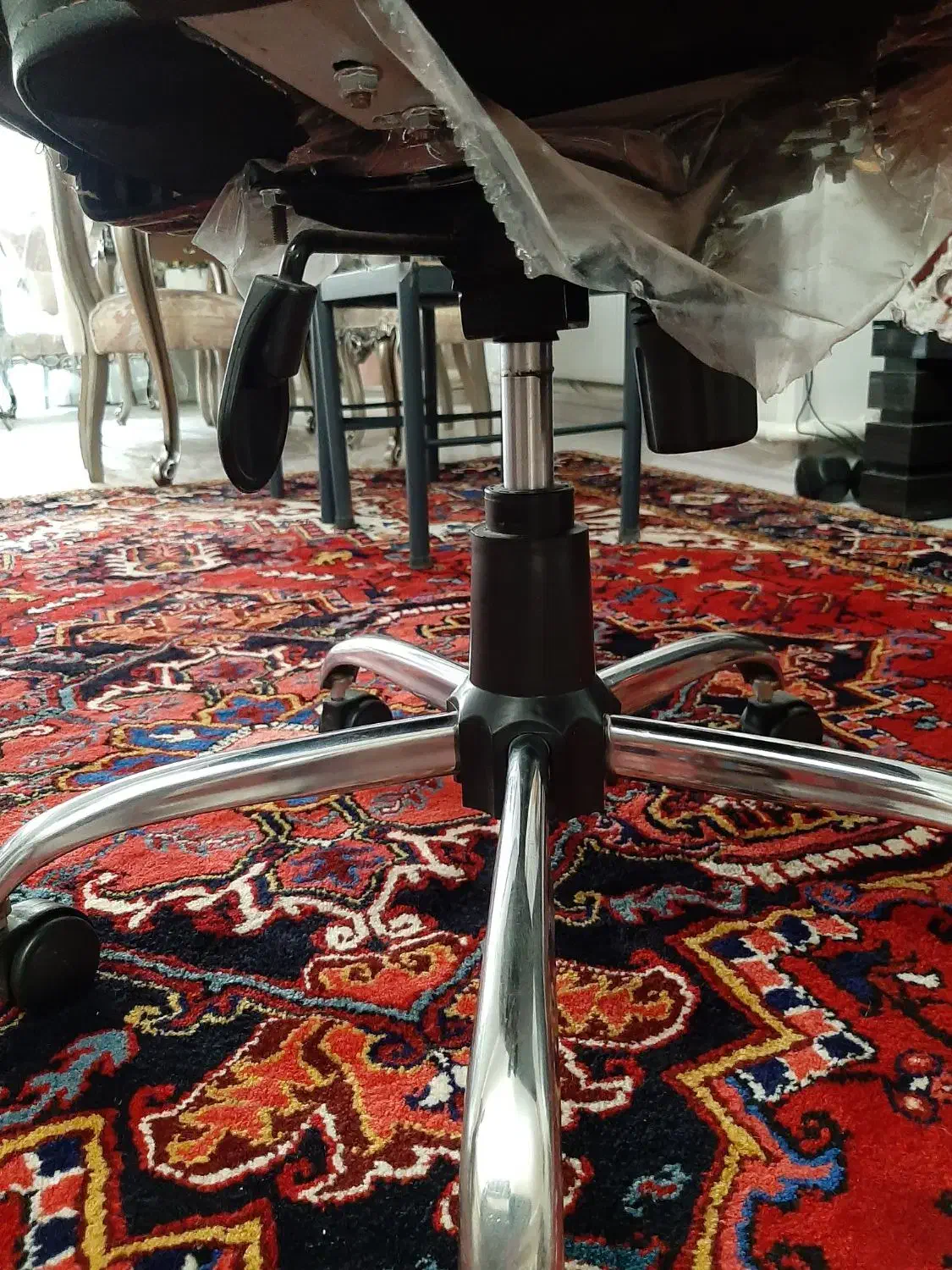 صندلی مدیریتی جک دار چرخان|مبلمان اداری|تبریز, |دیوار