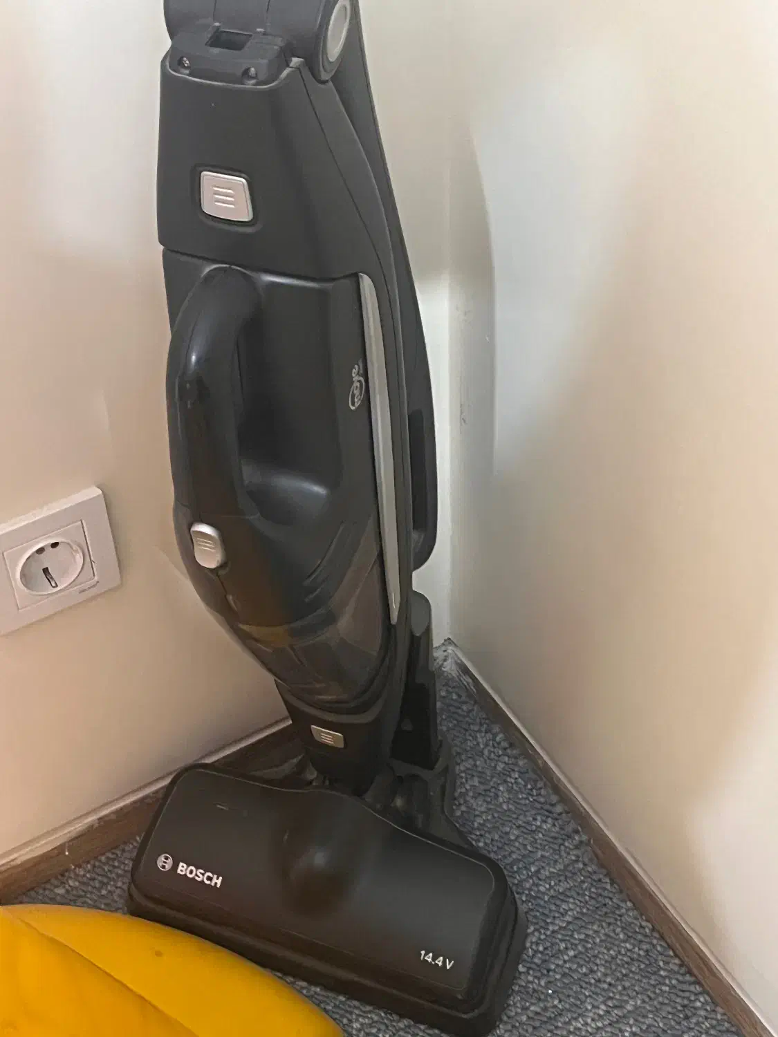 جارو شارژی بوش|جاروبرقی، جارو شارژی، بخارشو|اصفهان, کوی شهید کشوری|دیوار