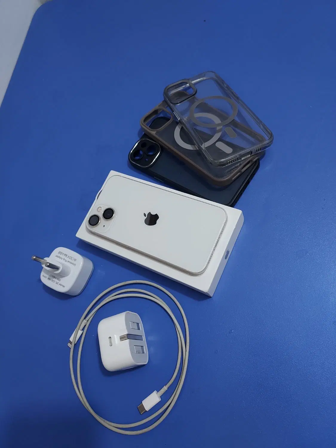 iPhone 13 normal|موبایل|بم, |دیوار