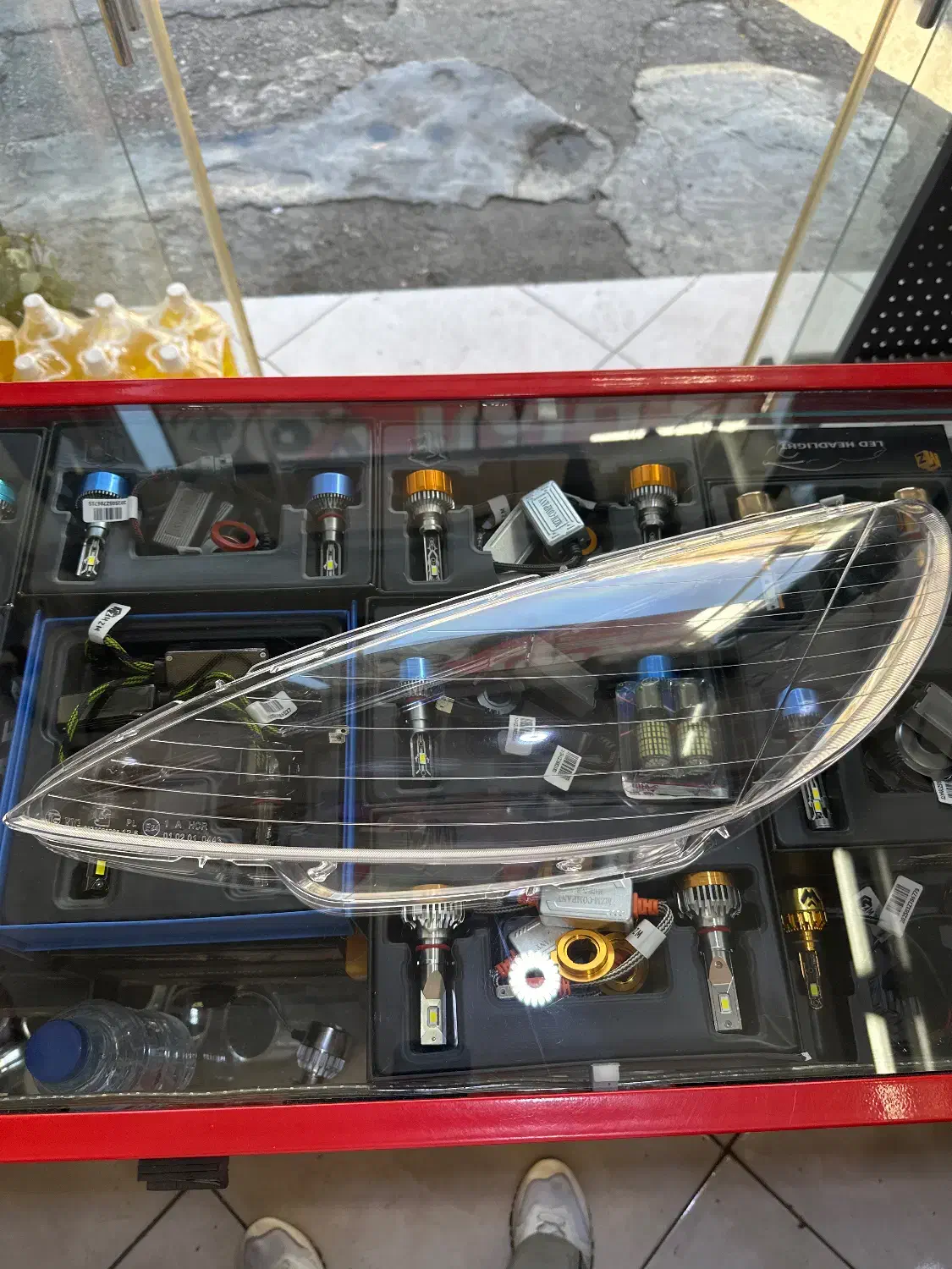 تعویض طلق چراغ جلو|قطعات یدکی و لوازم جانبی|شیراز, سعدیه جنوبی|دیوار