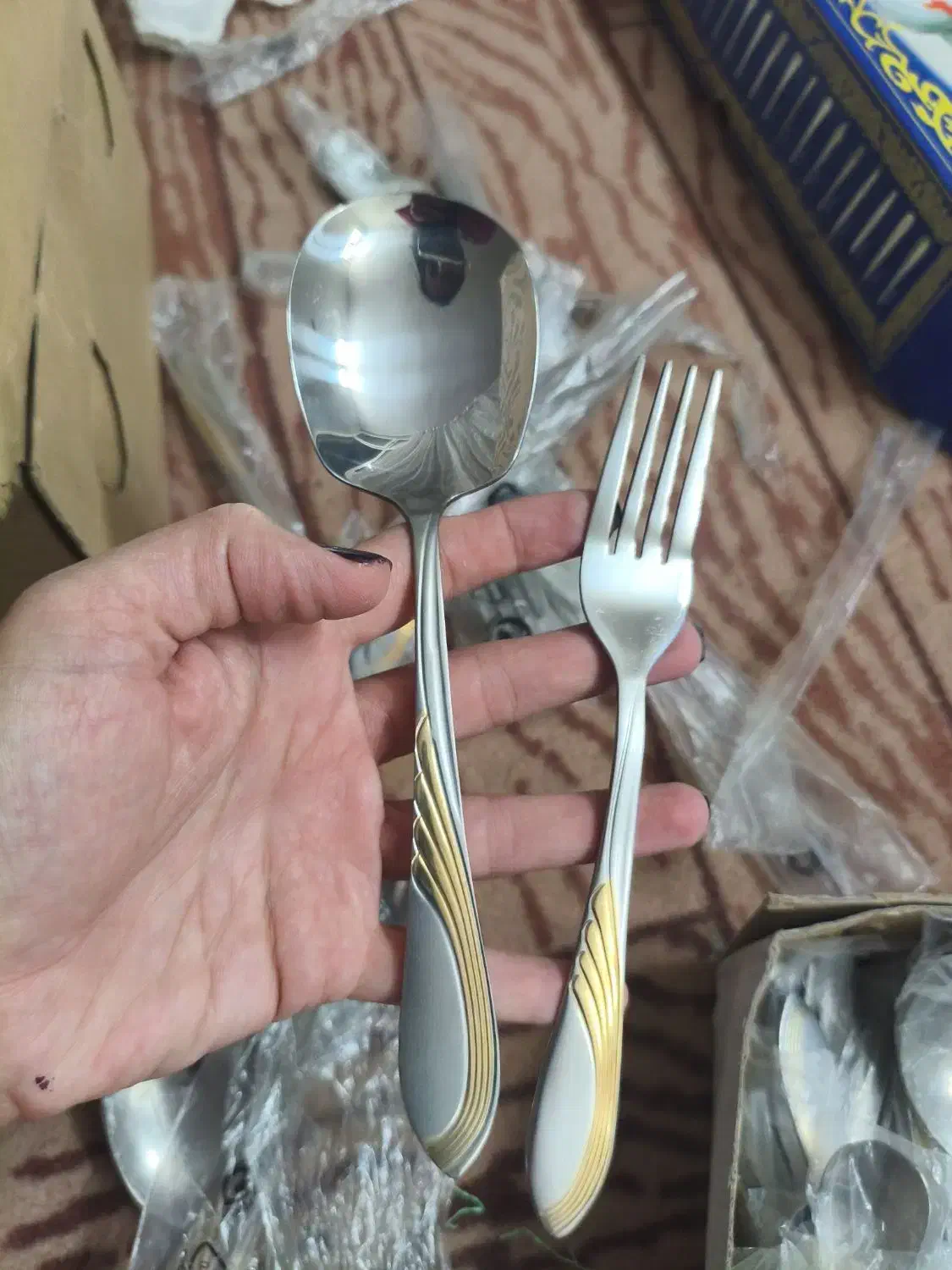 سرویس قاشق چنگال باترفلای|ظروف سرو و پذیرایی|فولادشهر, A3|دیوار