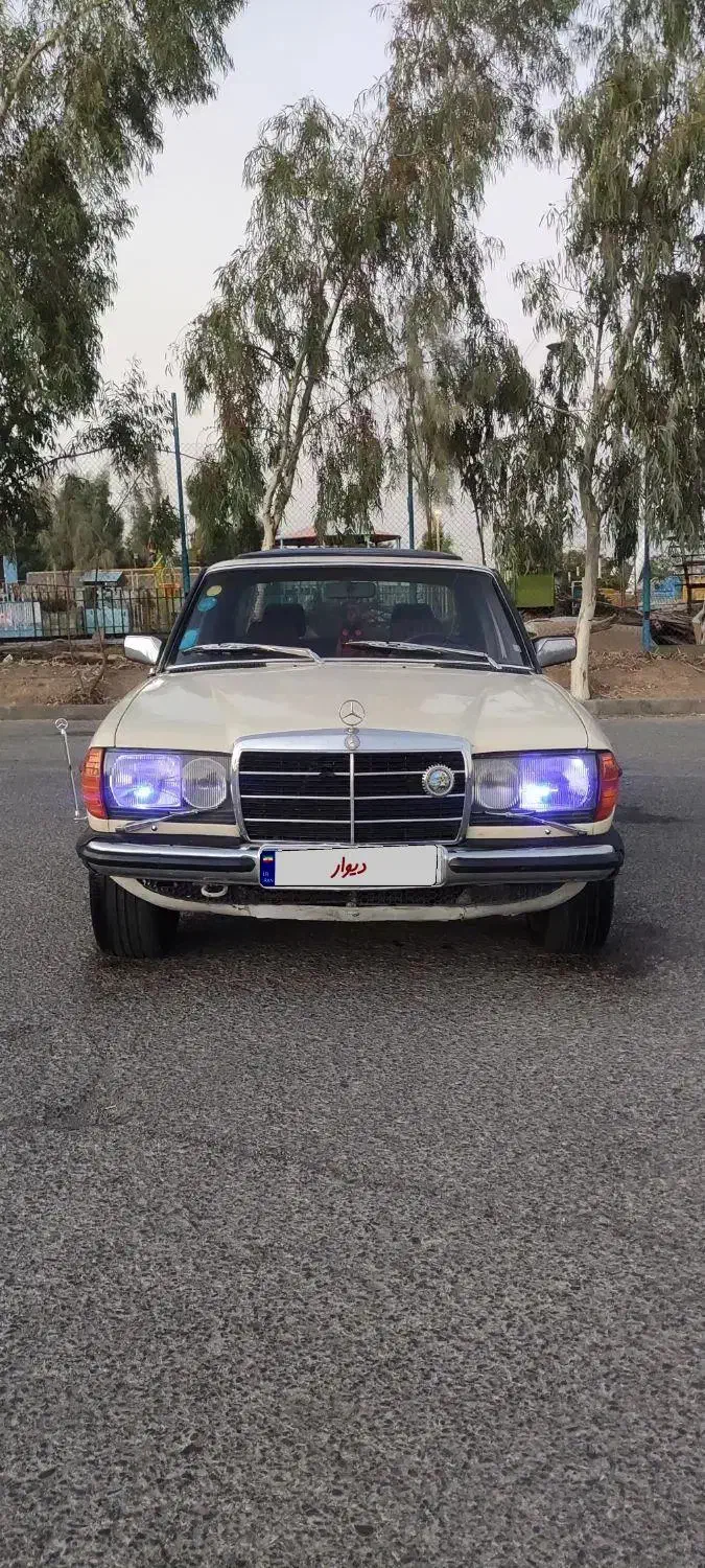 بنز دانشجویی مدل ۱۹۸۴ تک برگ سند سفارشی معاوضه ..|خودرو کلاسیک|تهران, آذری|دیوار