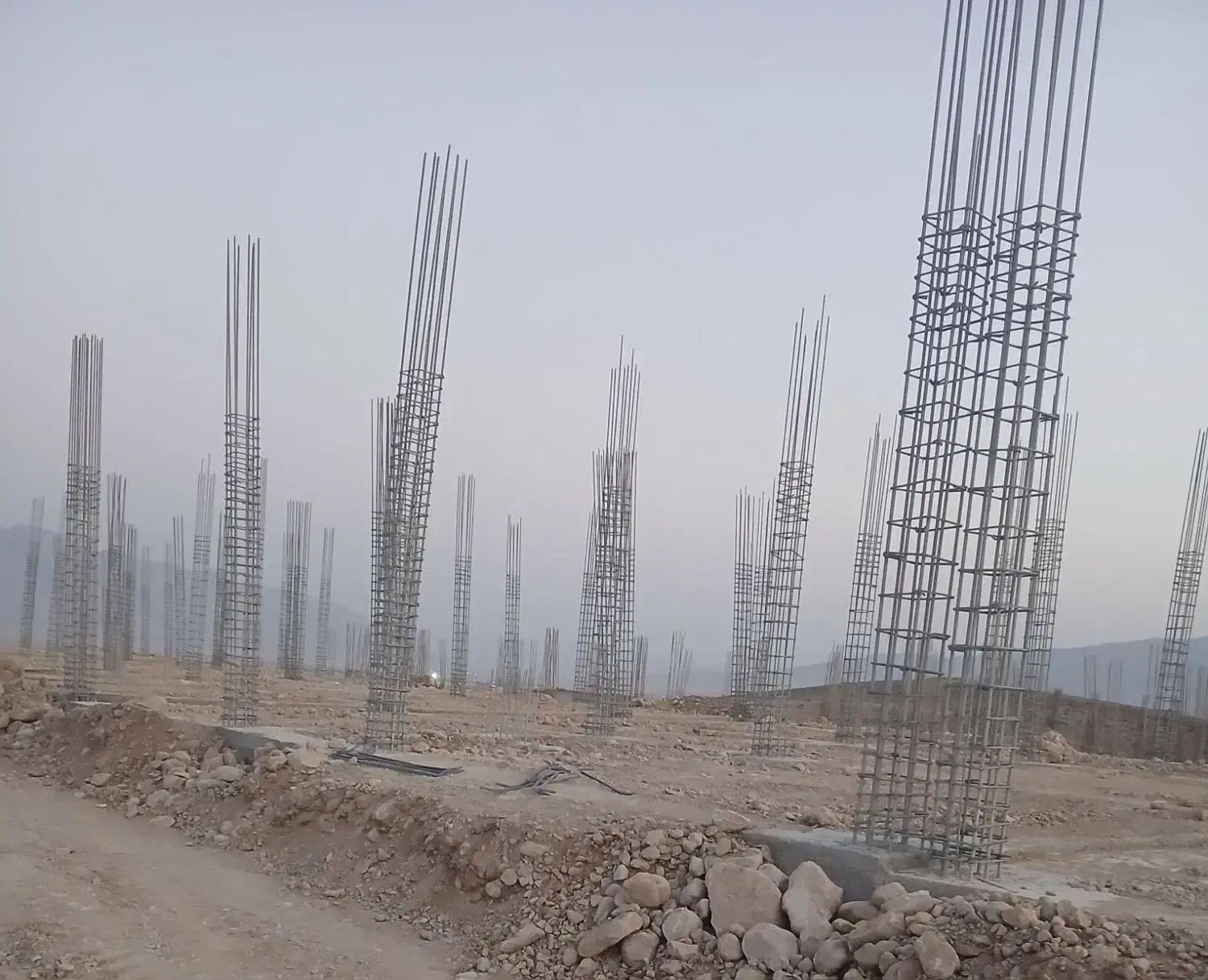 یک نفرآرموتوربندماهربایک نفرنیمه کارنیازمندیم|استخدام معماری، عمران و ساختمانی|فیروزآباد (فارس), |دیوار