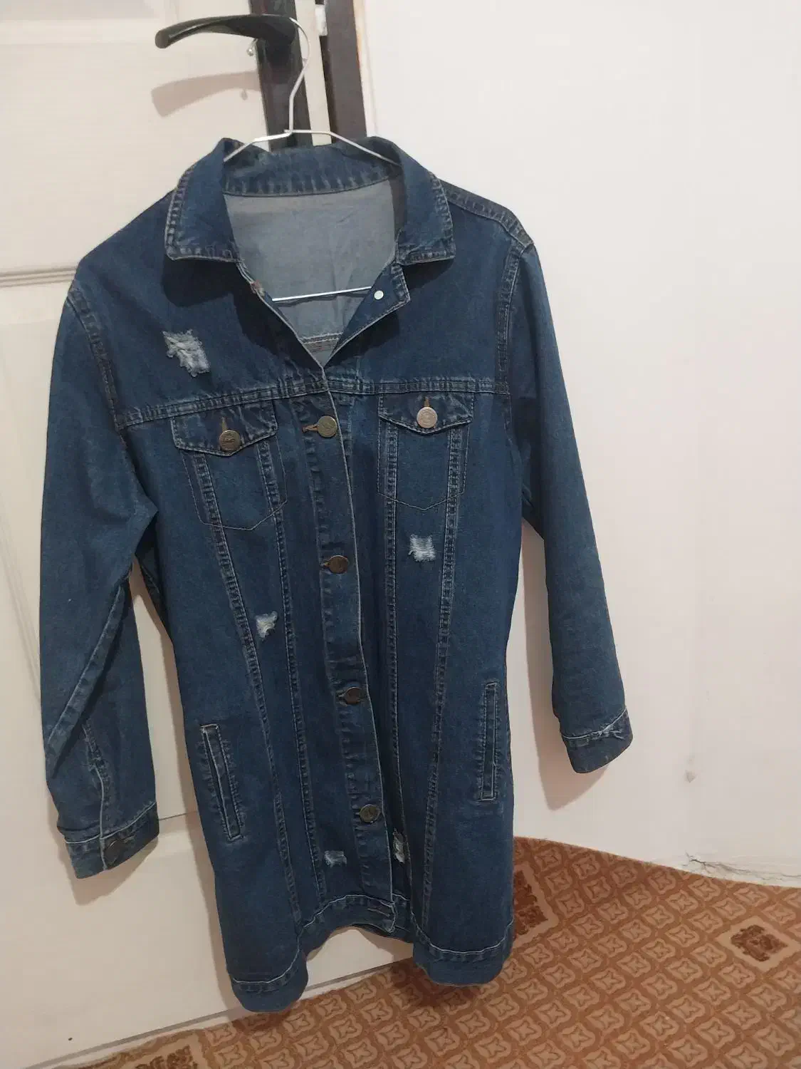 مانتووشومیزهمه درحدنو|لباس|دماوند, دماوند|دیوار