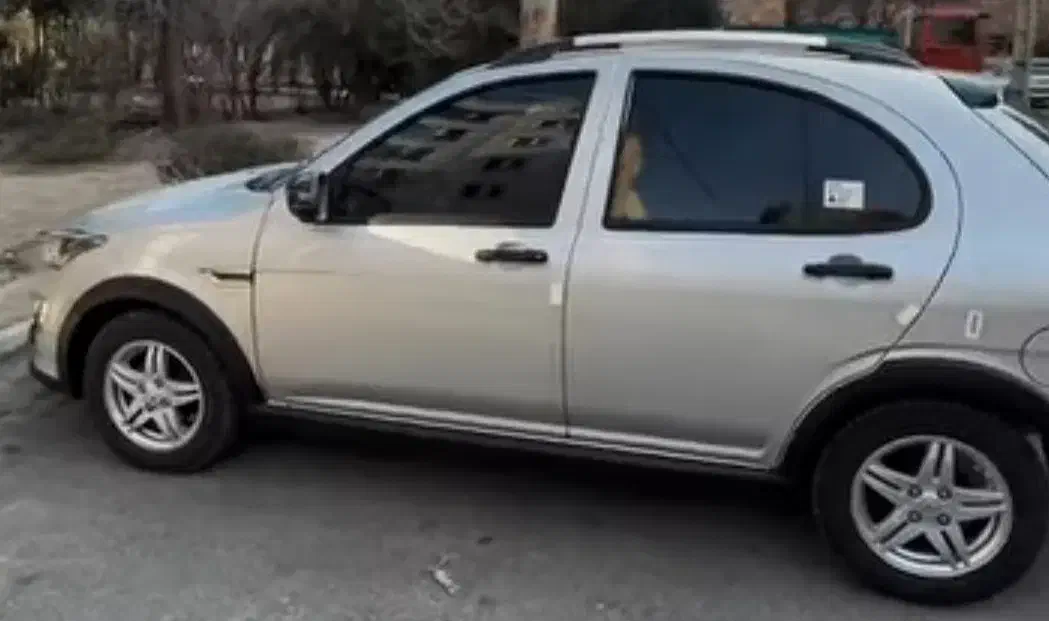 دودی شیشه و نصب انواع برچسب|خدمات موتور و ماشین|کرمانشاه, |دیوار