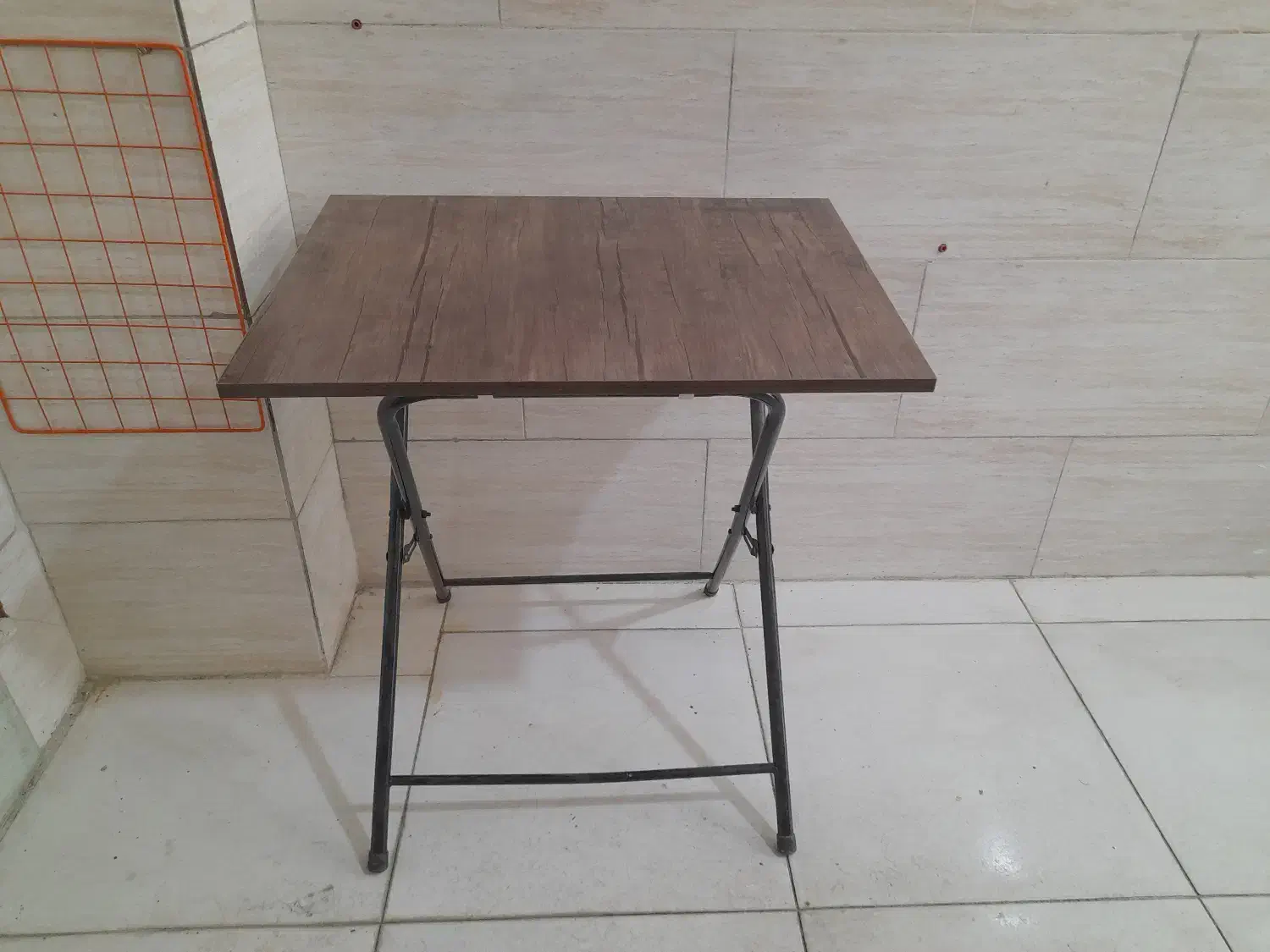 میز تاشو|میز تحریر و کامپیوتر|شاهین‌شهر, شهرک گلدیس|دیوار