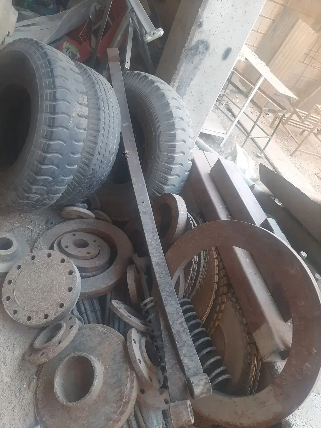 باربند پژو ۴۰۵ و شاه فنر|قطعات یدکی و لوازم جانبی|خمینی‌شهر, |دیوار