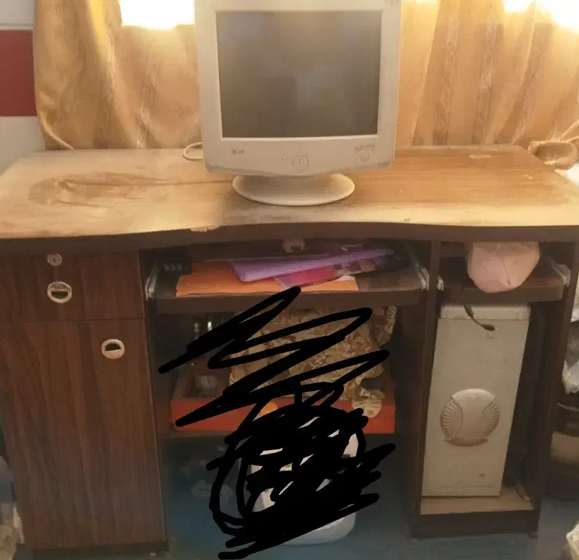 میز و کامپیوتر|رایانه رومیزی|کرمان, |دیوار