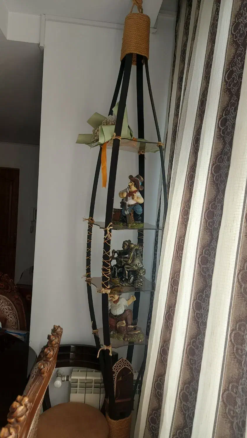 آویز دیواری زیبا و محکم|کتابخانه، شلف، قفسه‌های دیواری|تهران, مینی‌سیتی (شهرک نفت)|دیوار