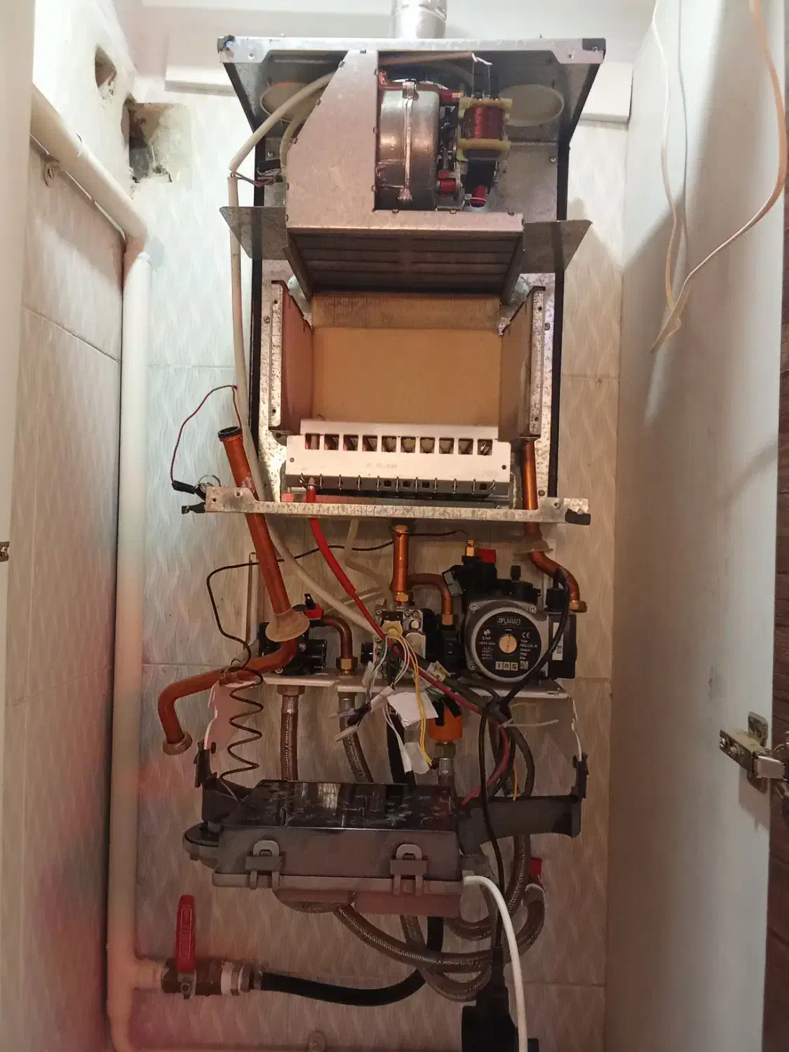 پکیج .آبگرمکن.رادیاتور|آبگرمکن، پکیج، شوفاژ|محمدشهر, شهرک پیام (مهرالبرز)|دیوار