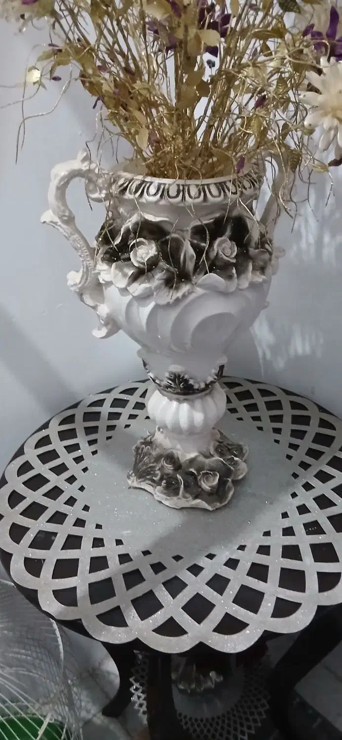 گلدان و میز تلفن|میز تلفن|رشت, حمیدیان|دیوار