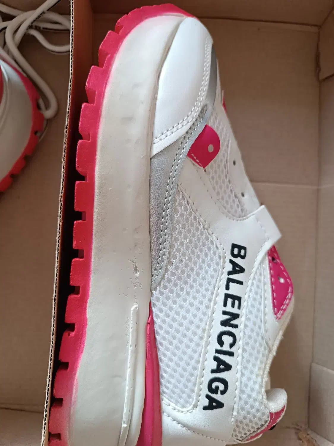 کتونی|کیف، کفش، کمربند|زنجان, |دیوار