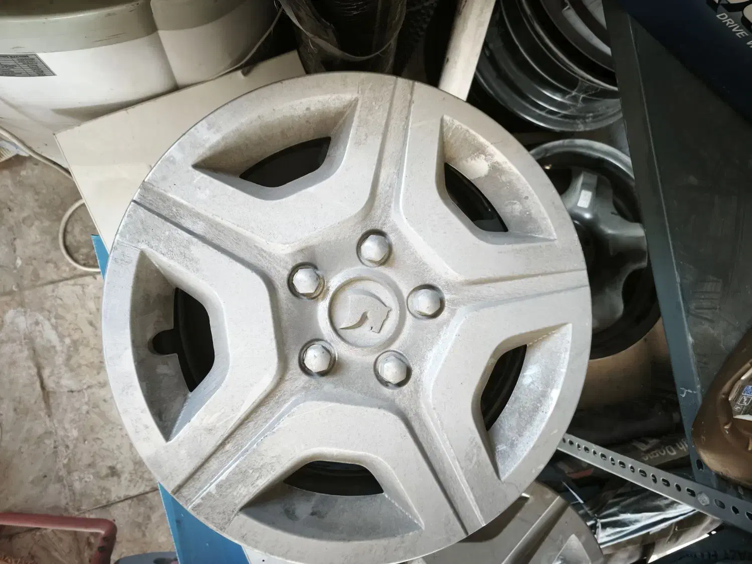 رینگ آهنی اصلی و قالپاق اصلی خودرو تارا|قطعات یدکی و لوازم جانبی|نورآباد ممسنی, |دیوار