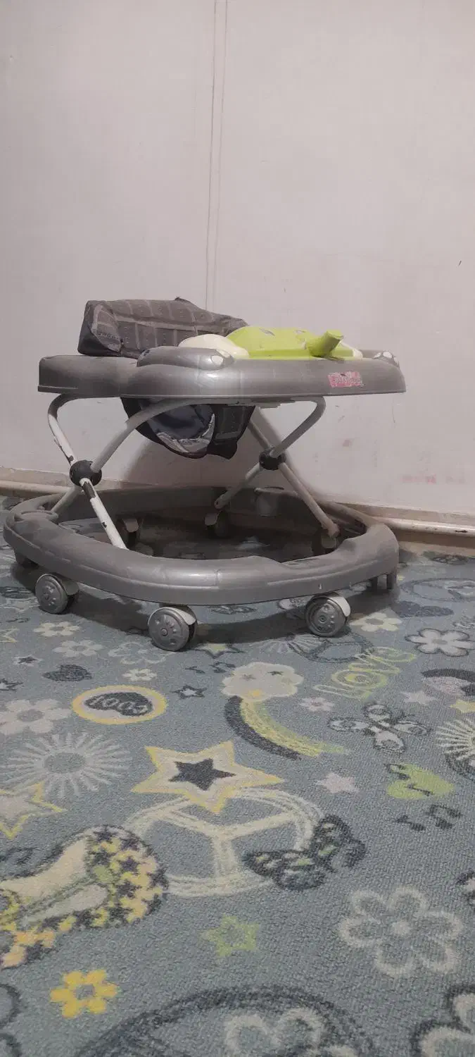 کمد کودک با یک عدد تخت بزرگ و روروک|تخت و سرویس خواب|قم, دروازه ری|دیوار