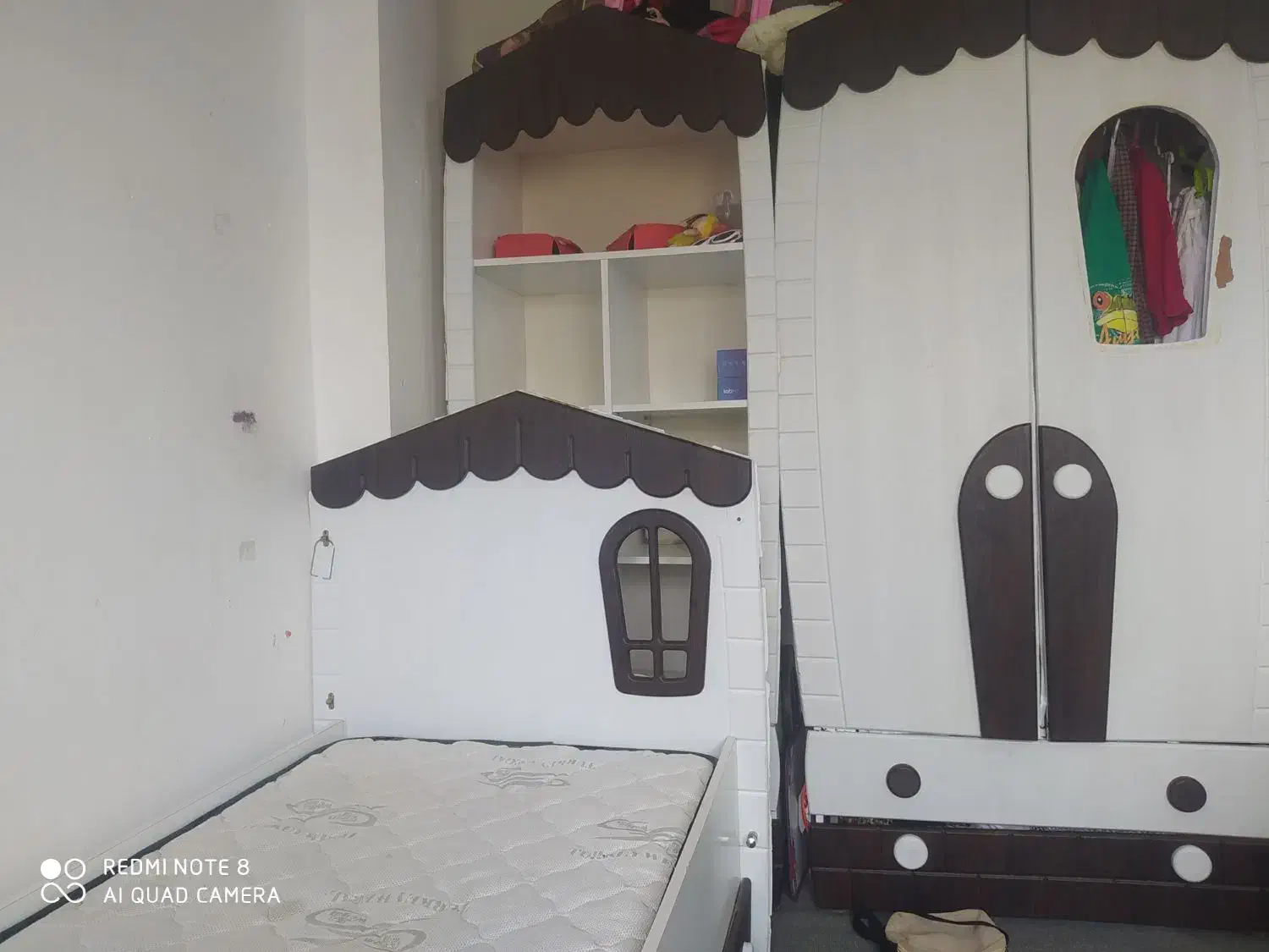 تحت خواب|تخت و سرویس خواب|سنگر, |دیوار