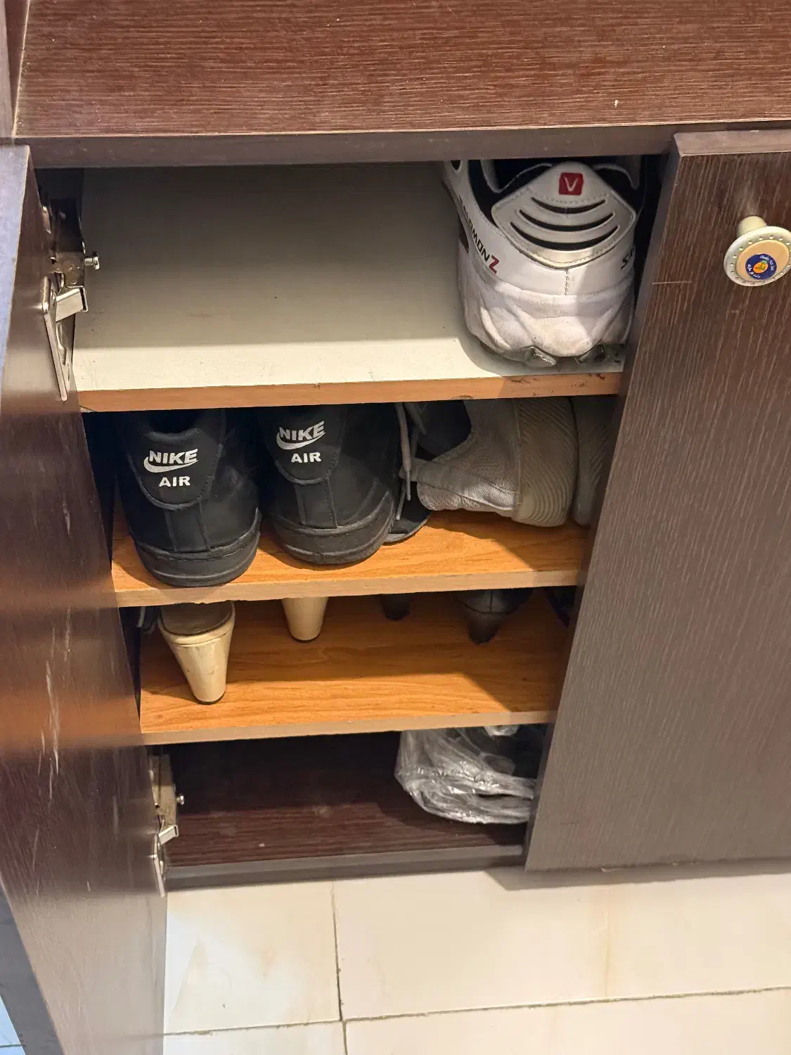 جاکفشی|جاکفشی، کمد، دراور|اصفهان, دشتستان|دیوار