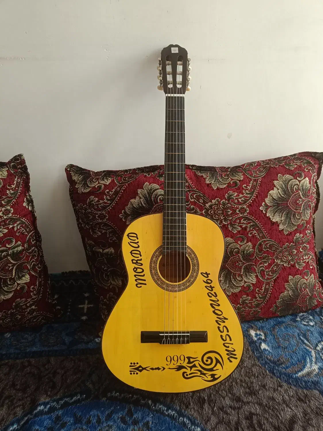 گیتار کلاسیک|گیتار، بیس، امپلیفایر|ماکو, |دیوار