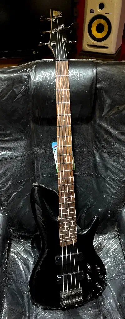 bass Ibanez sr305 تمیز و سالم|گیتار، بیس، امپلیفایر|اراک, |دیوار