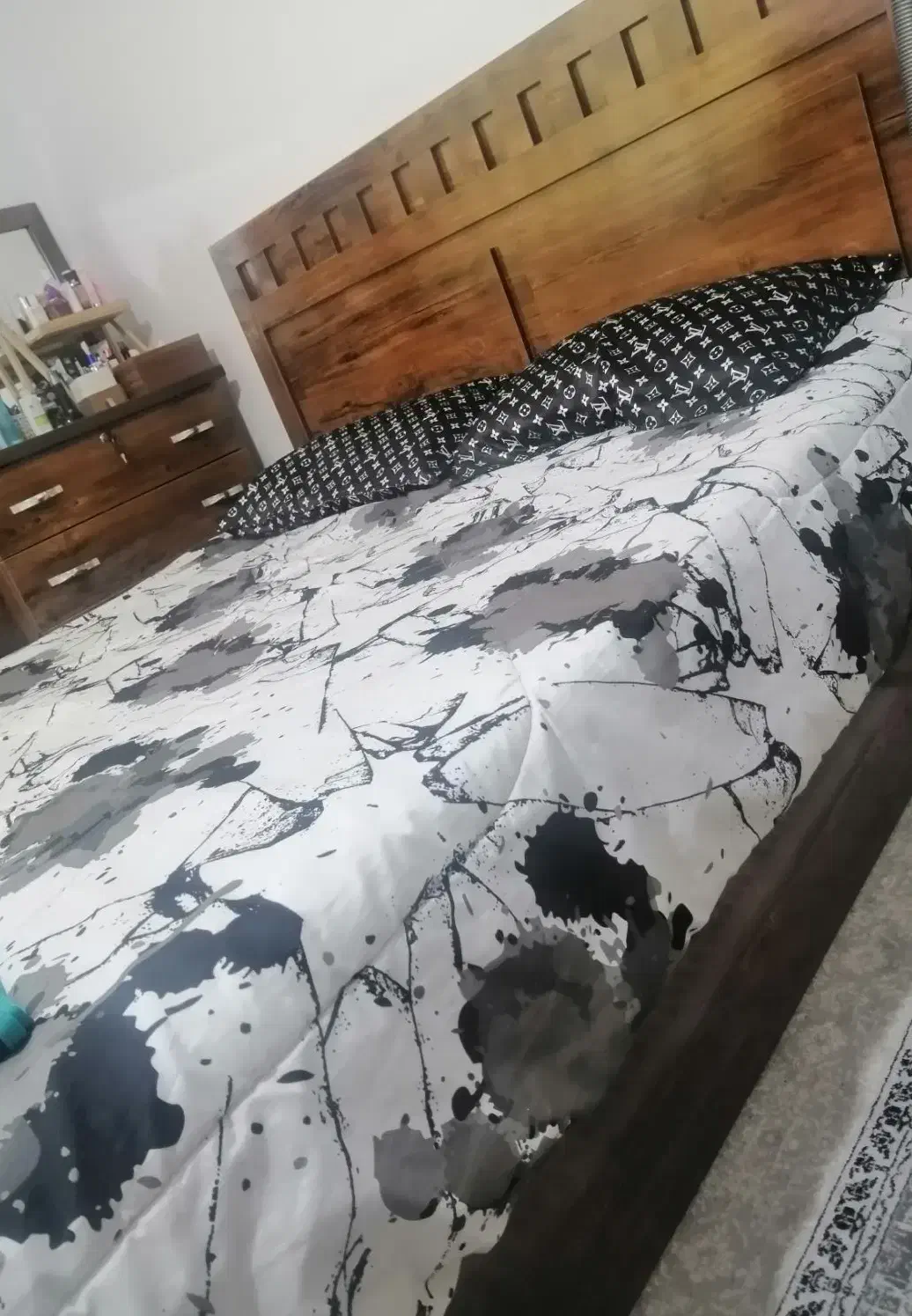 تخت خواب دو نفره 160 در دو متر|تخت و سرویس خواب|چالوس, |دیوار