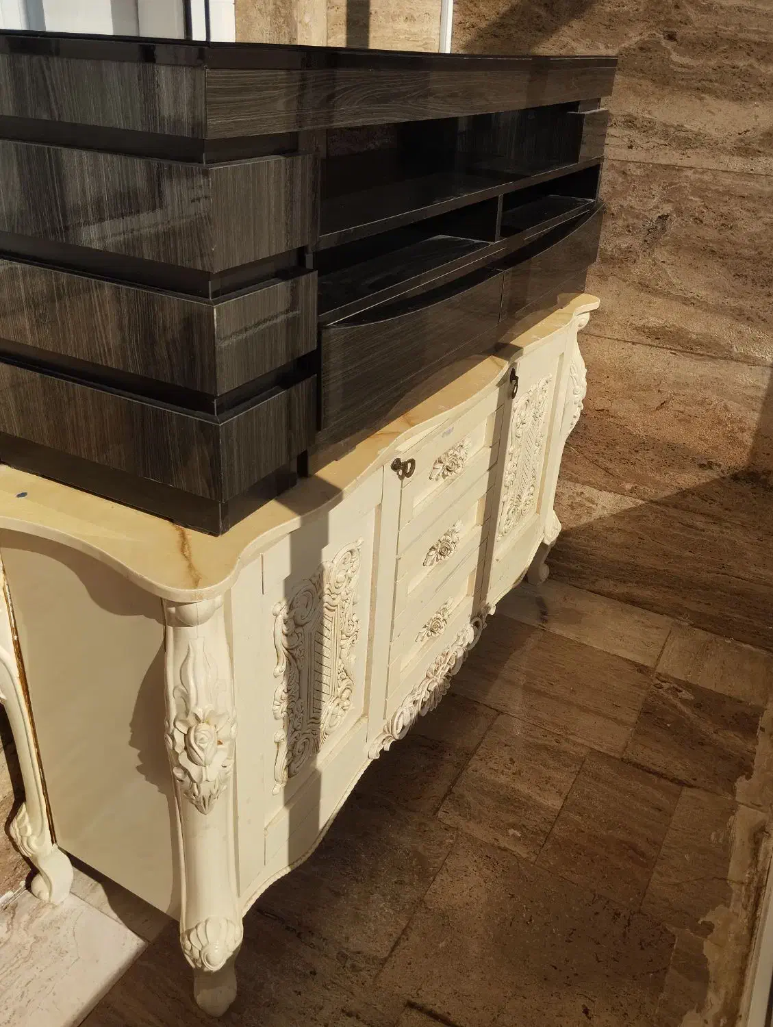 بوفه با آیینه|بوفه، ویترین، کنسول|نمین, |دیوار