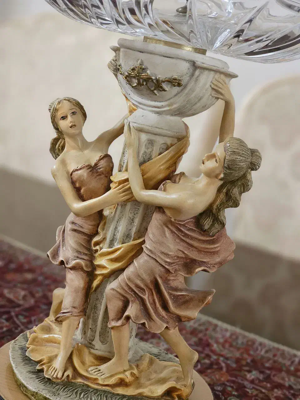 میوه خوری کریستال پایه مجسمه بسیار شیک|ظروف سرو و پذیرایی|رشت, گلسار|دیوار